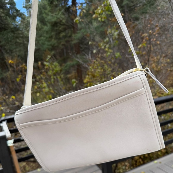 Coach Slim Zip Bag in bone leather - Picture 3 of 7